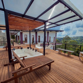 Country house with jacuzzi in Jerico mountains